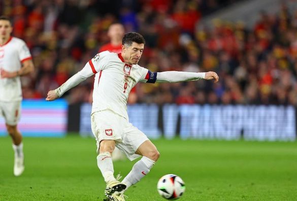 包含亚洲球队登陆欧冠赛场，实力待考的词条