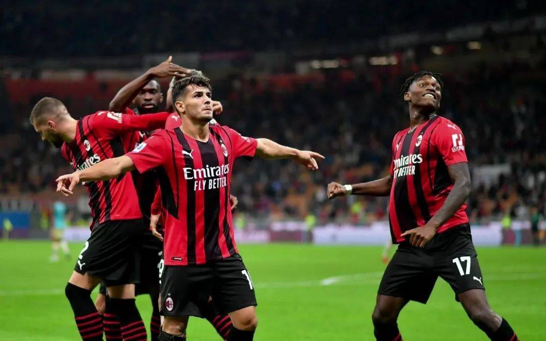 关于AC米兰主场大胜，稳固联赛头名位置的信息